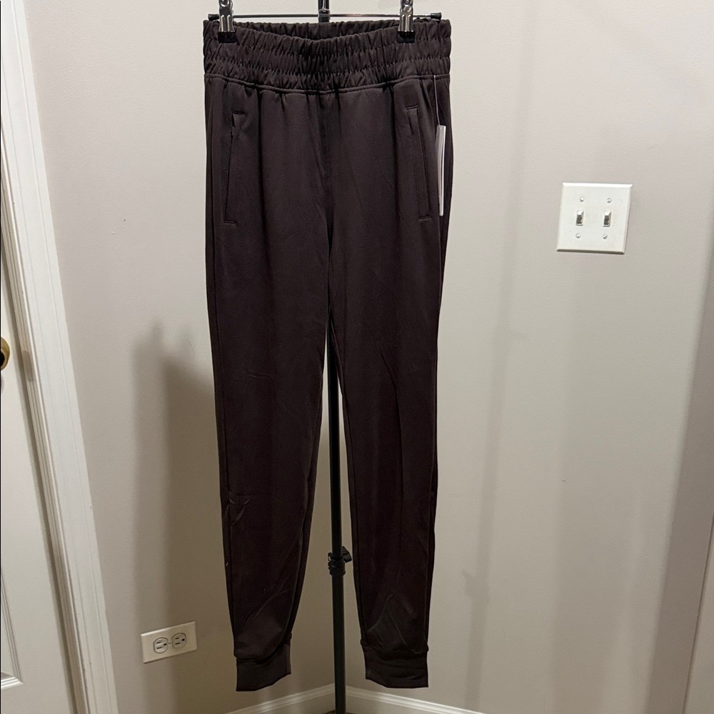 Yogalicious Lux District Jogger in Chocolate Torte: XS